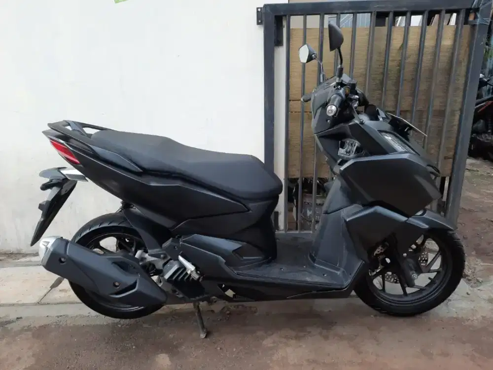 Vario 160 tahun 2023 lengkap bagus