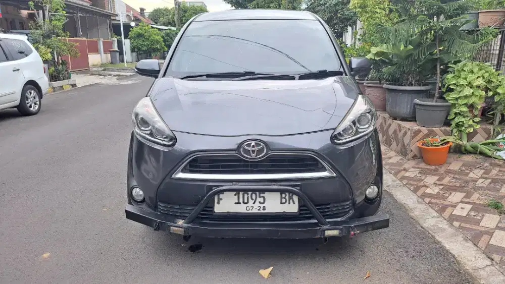 Toyota Sienta V 1.5 cvt 2018