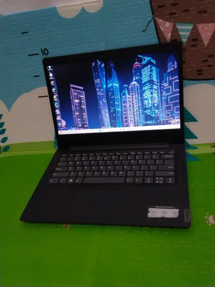 Lenovo Ideapad S145
Intel Core i5 Gen 8265U
Ram 20 GB
SSD Nvme 512 GB