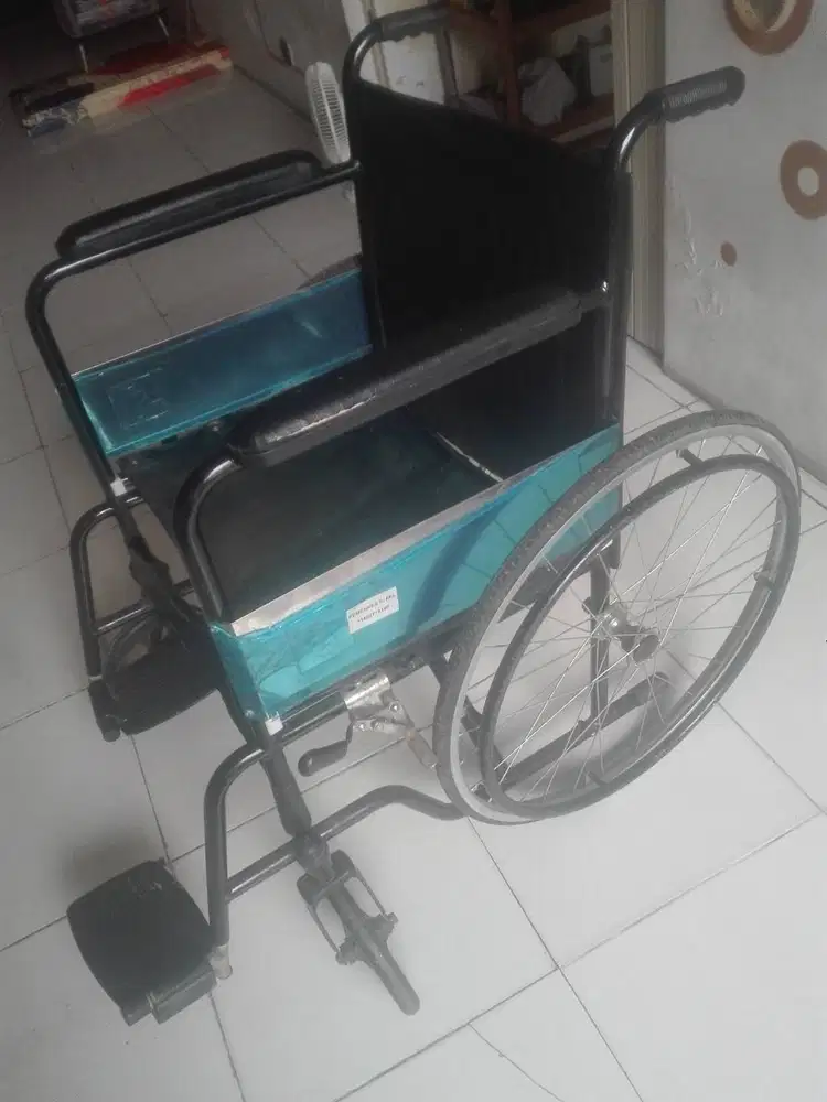 kursi dorong alat bantu