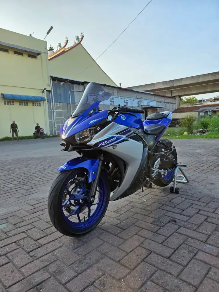 Yamaha R25 Biru silver 2016