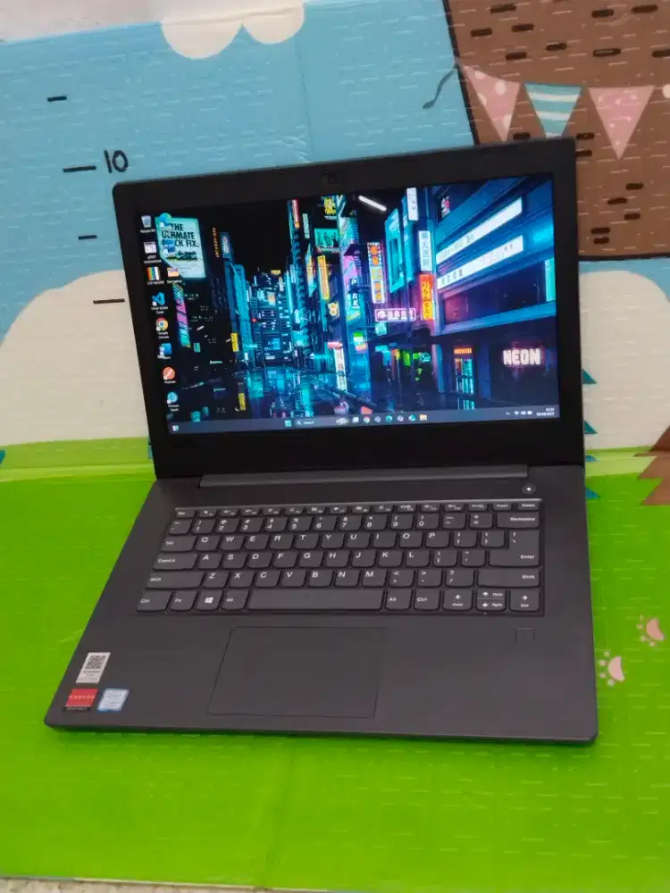 Lenovo V330 / 81B0 Core i7
Double VGA AMD
Ram 2GB/SSD Nvme 1000GB/ 1TB