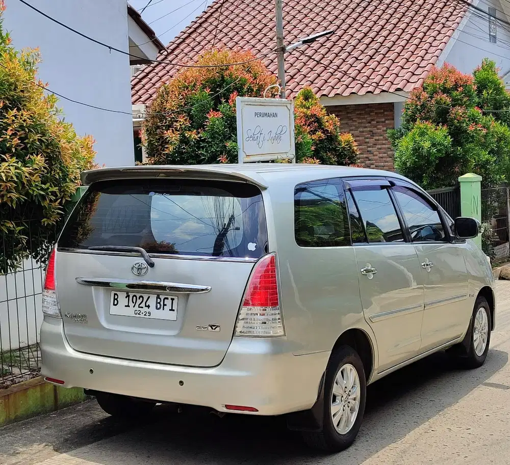 Toyota Kijang Innova 2009 Bensin