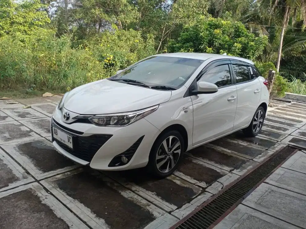 YARIS G MANUAL,  AB, 2019