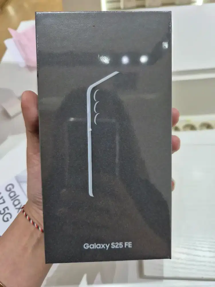 Samsung Galaxy S25 FE 12/256 gb free galaxy Fit 3