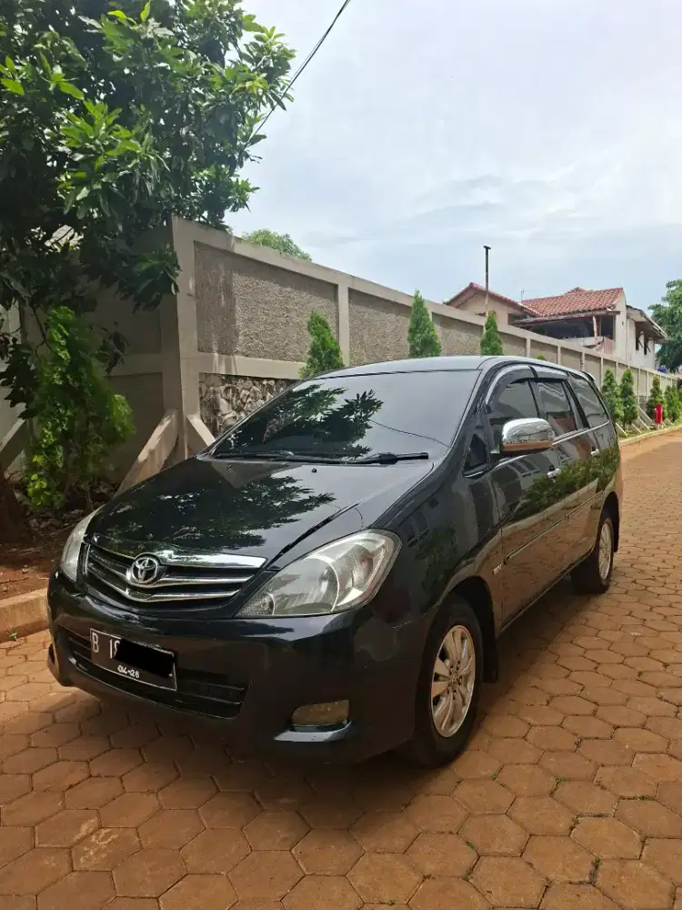 (Harga Cash) Innova V Luxury AT NIK 2011 Hitam