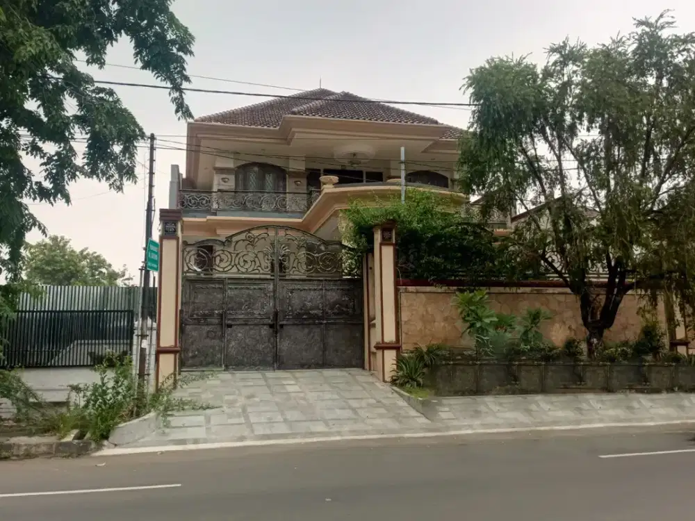 Rumah Imam Bonjol Strategis Pusat Kota Surabaya
