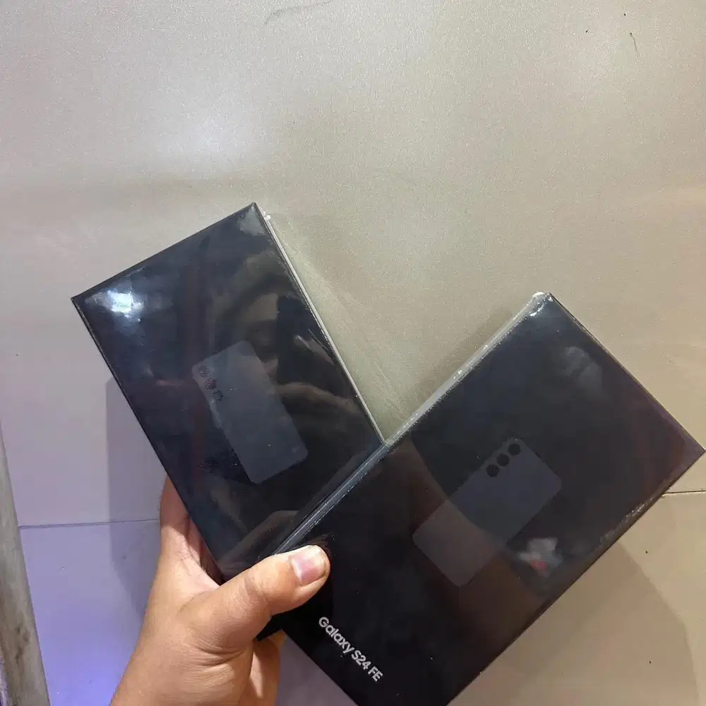 Samsung S24fe 8/256gb new