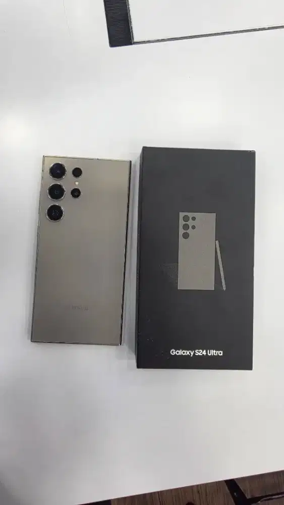 Samsung S24 Ultra 12/512gb titanium grey garansi masih aktif