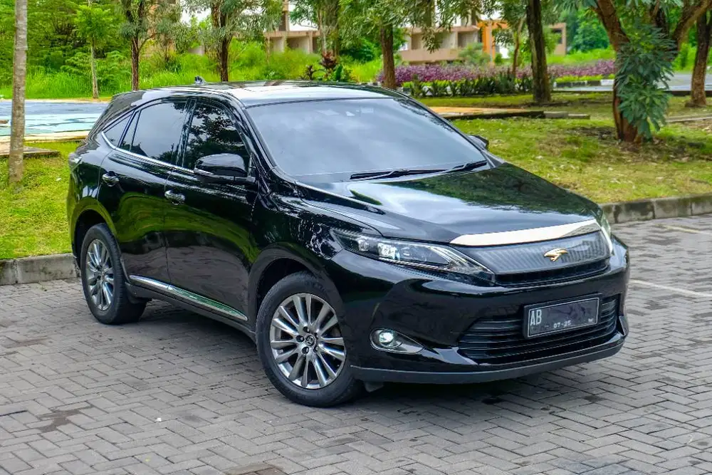 [LOKAL AB] TOYOTA HARRIER 2.0 L A/T 2015 (BLACK)