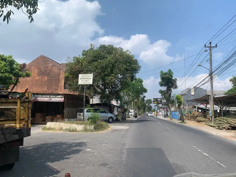 Tanah Jl magelang Dalm Ringroad Sleman Jogja