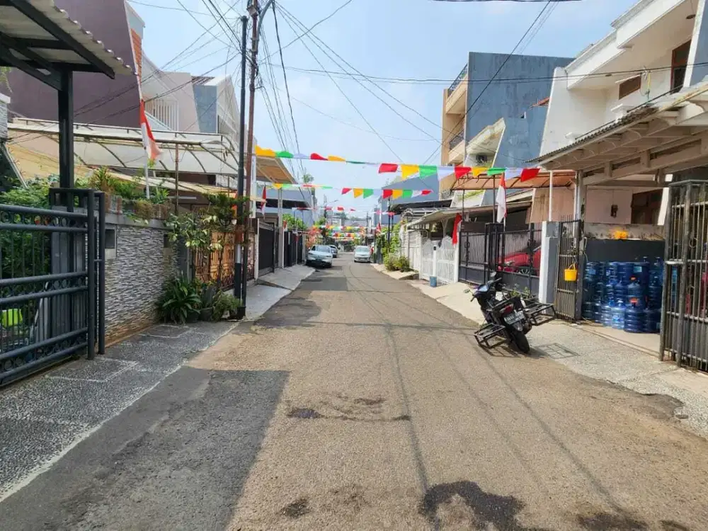 Turun Harga!! Dijual Cepat Rumah di Janur Hijau, Kelapa Gading, Jakarta Utara