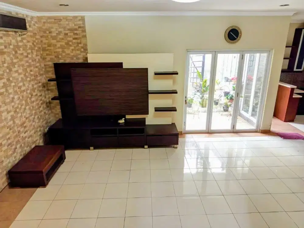 Dijual Cepat Rumah Bagus di Crystal, Gading Serpong.