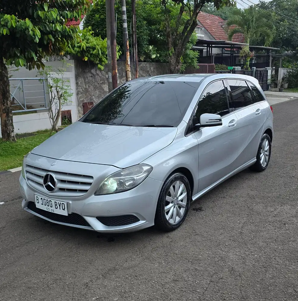 Mercedes-Benz B200