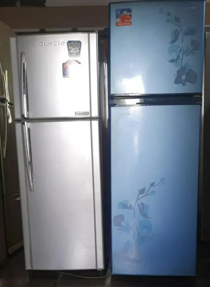 Kulkas Sharp Dan Toshiba Glacio 2 Pintu Mulus
