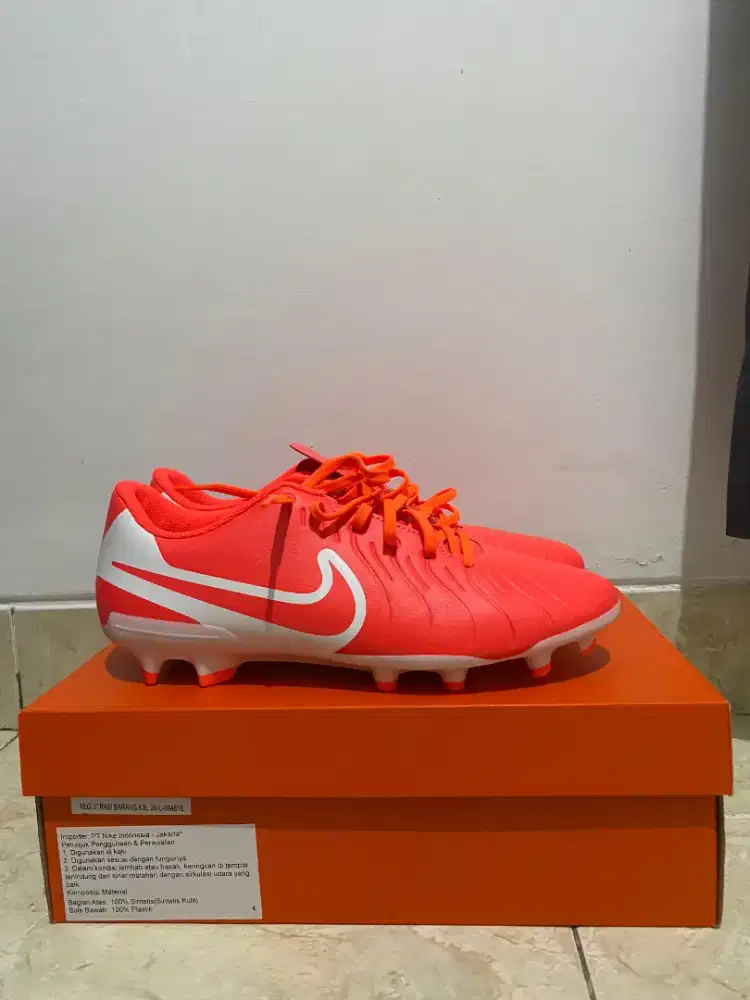 Sepatu Bola Nike Size 43