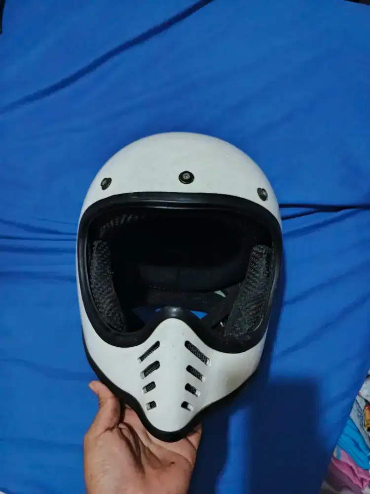 Helm chakil polos