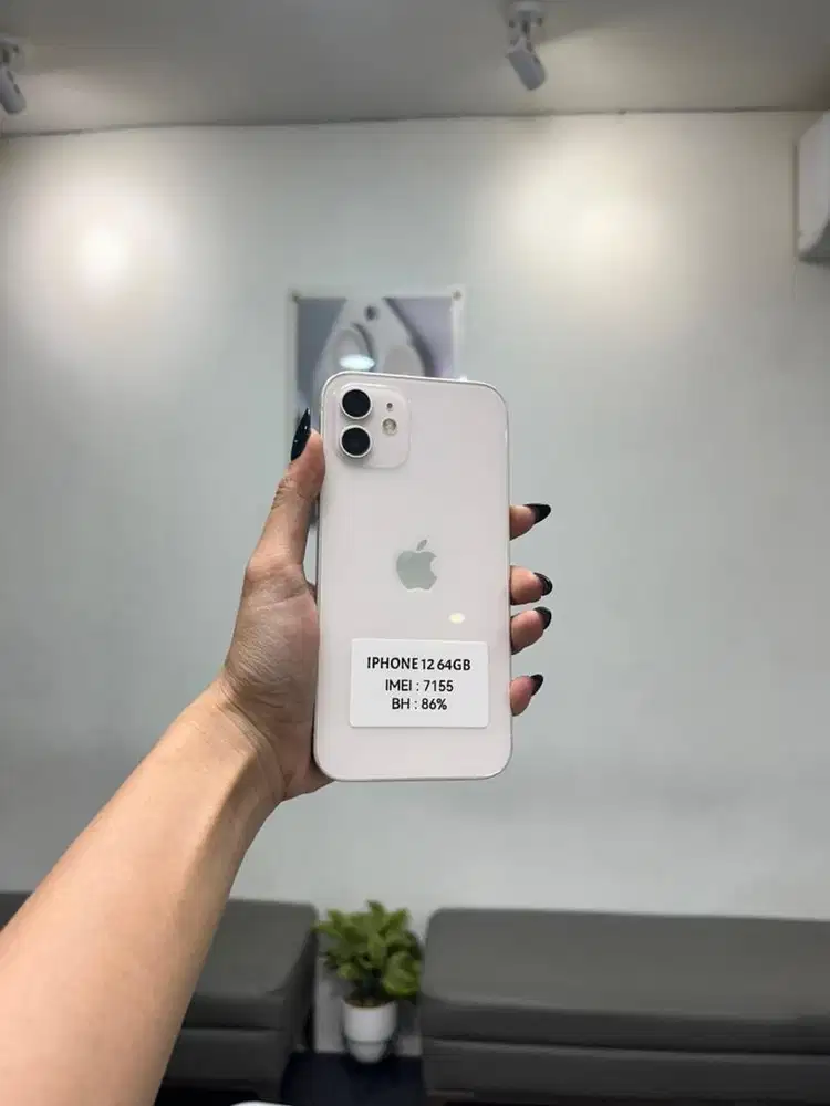 Iphone 12 64GB fullset mulus nominus bergaransi terima tt cod kredit