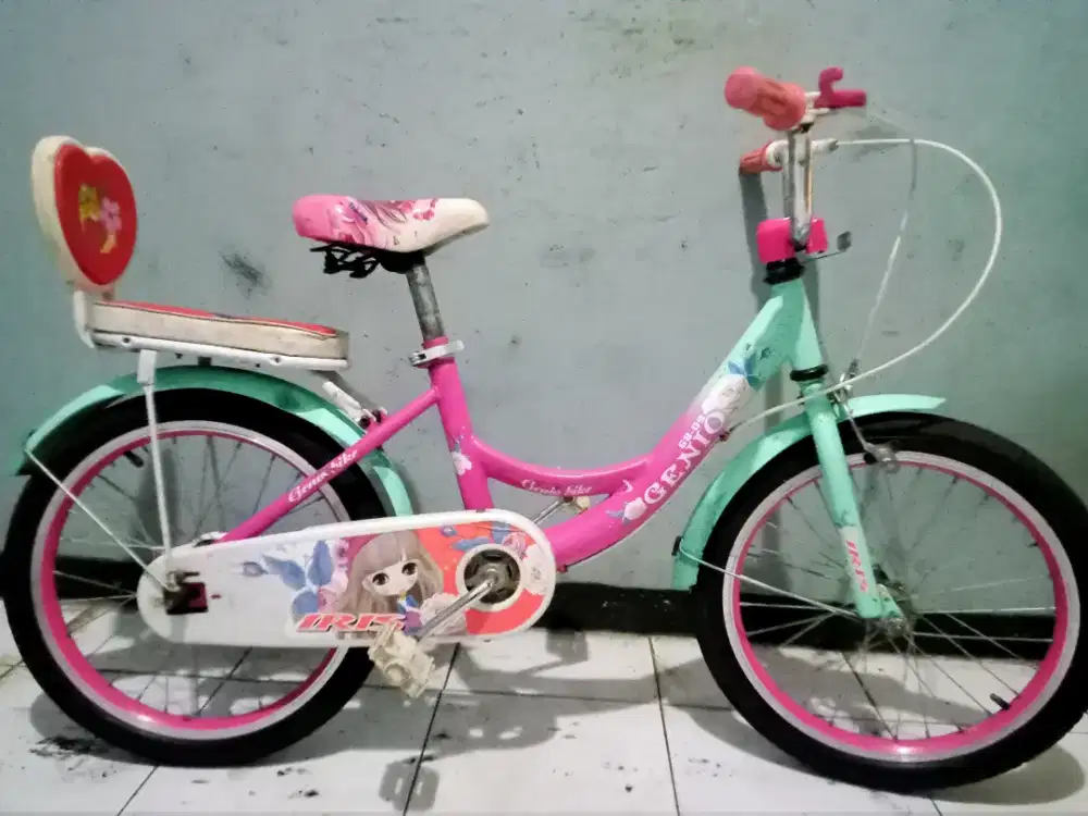 sepeda mini GENIO GB-09 IRIS Masih bagus ban msih tebal batangan ORIan