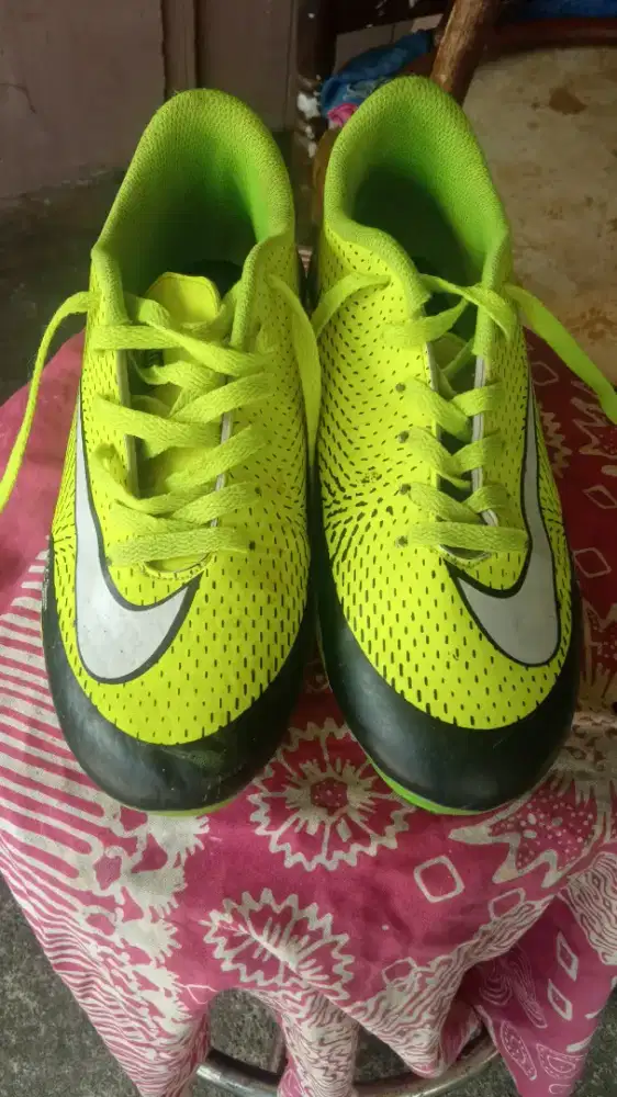 Sepatu Bola Nike