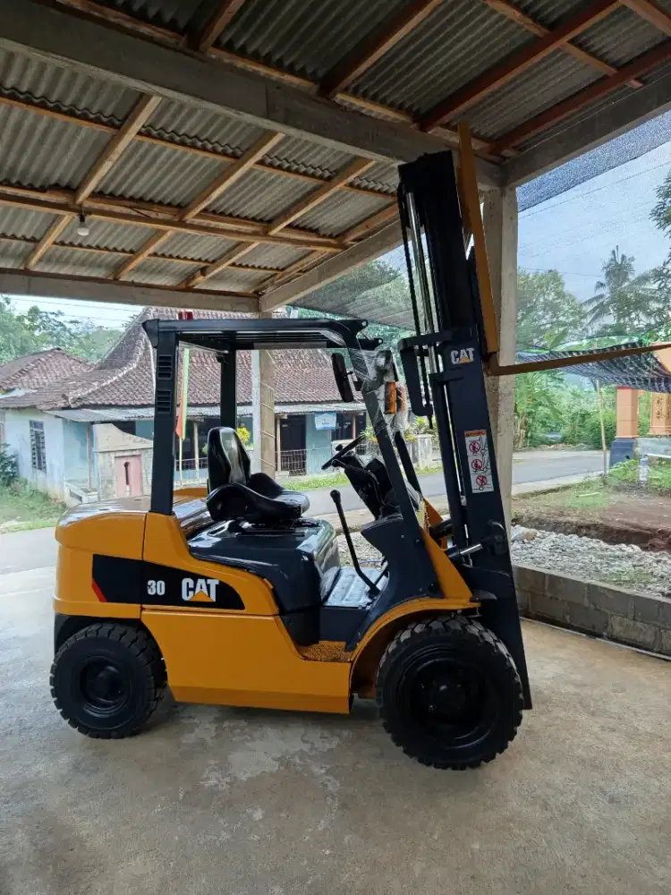 Forklift 3 Ton Caterpillar 2020 Mast 3 meter