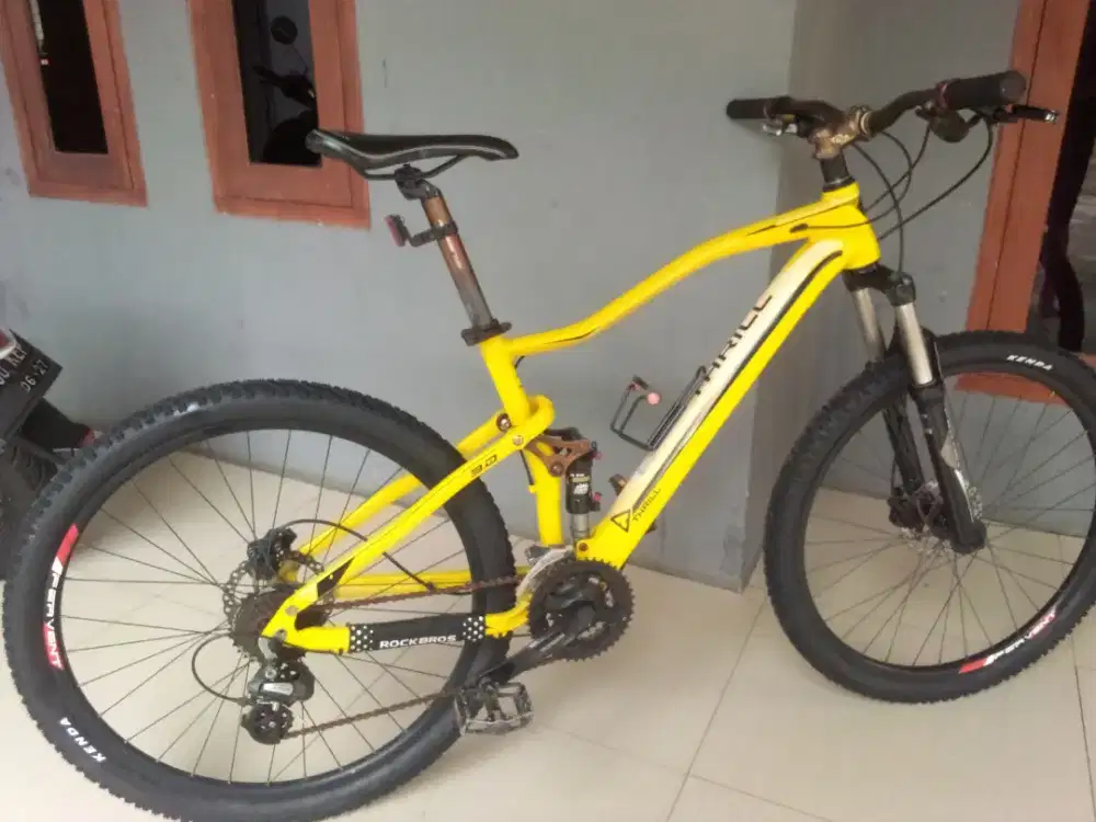 Sepeda trrailll ukuran 27,5