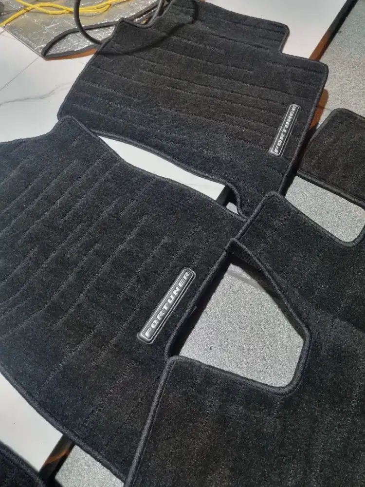 For sale karpet mobil fortuner