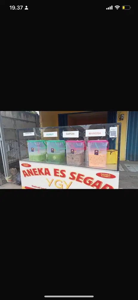 Etalase es baru