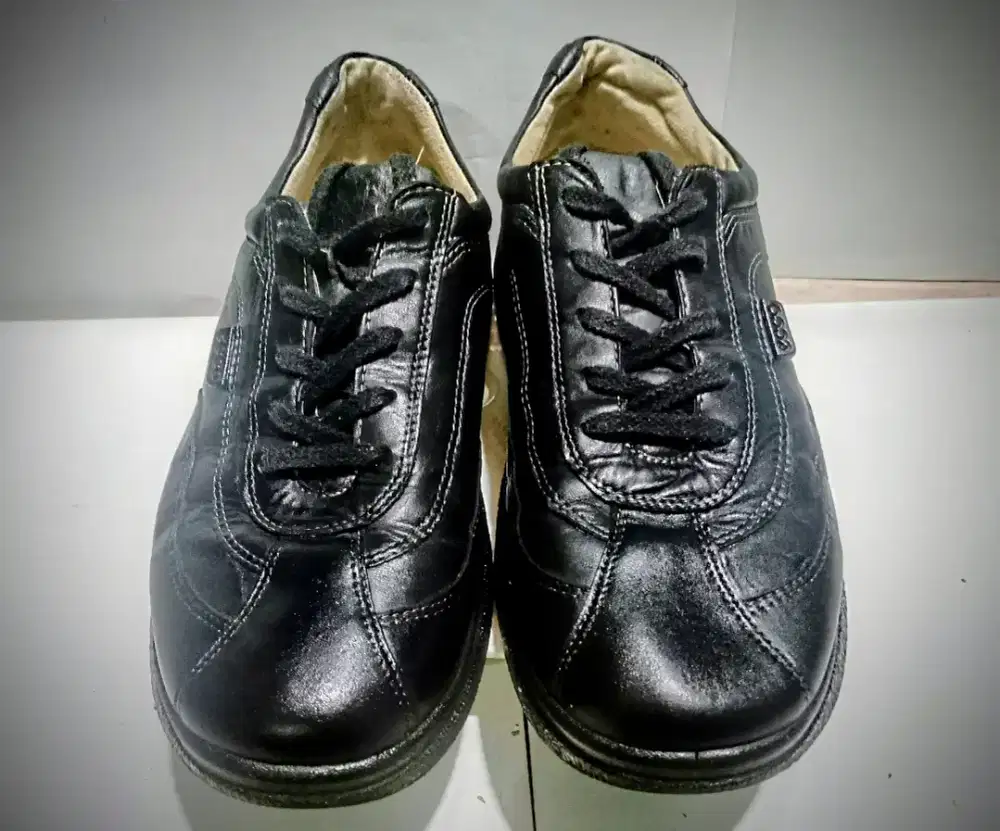 Ecco - Sepatu Pria Casual Kulit Import Original
