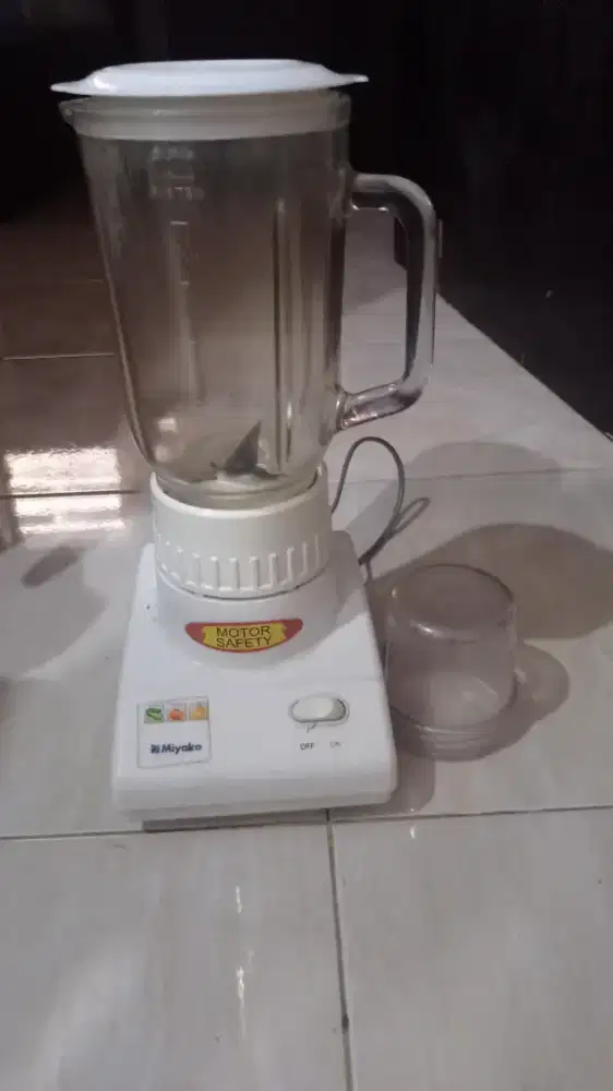 Blender miyako gelas kaca
