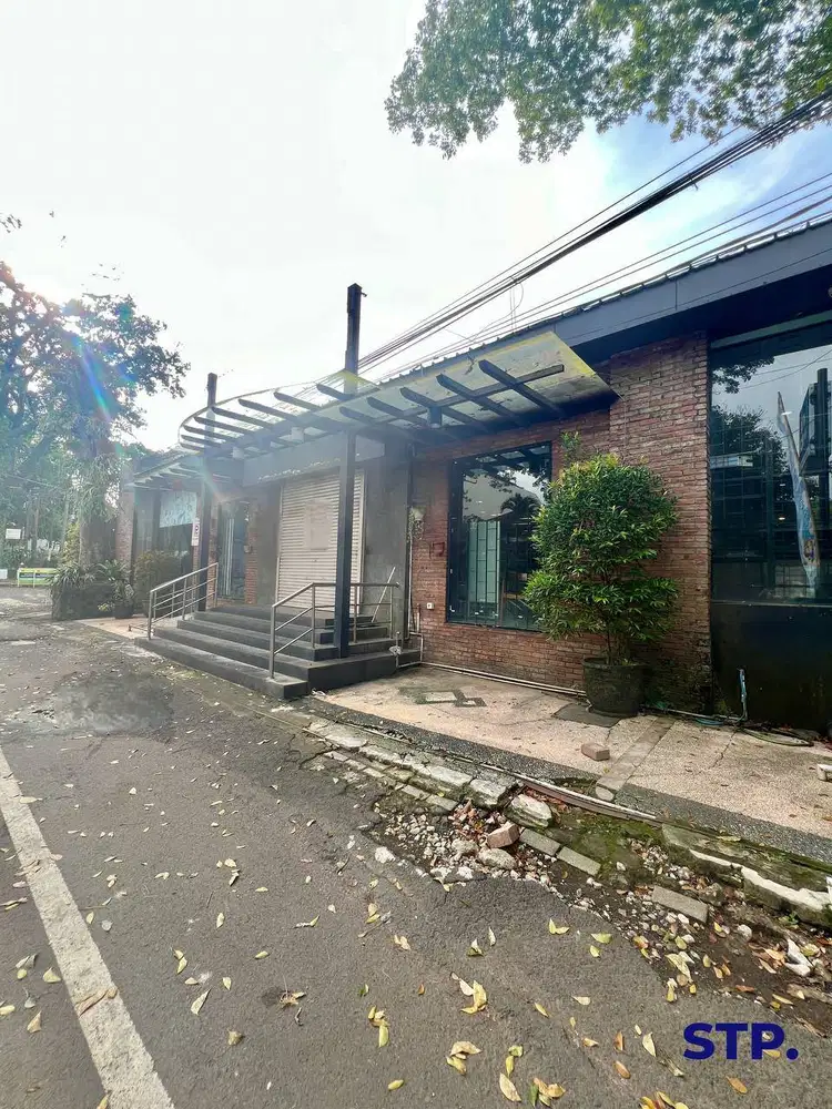 Rumah usaha di Jalan Semeru, Malang