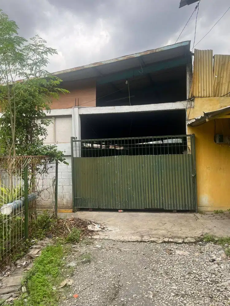 Disewakan Gudang siap pakai di Wadungasri, Waru