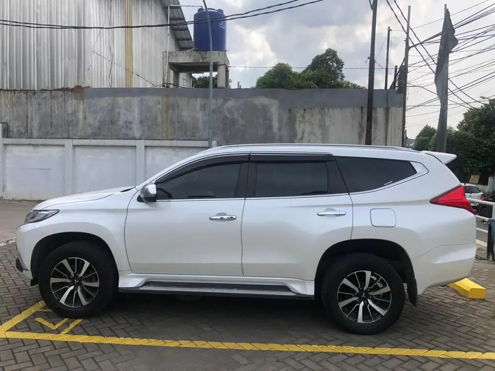 Dijual Pajero Dakar 4x2 low km 2019