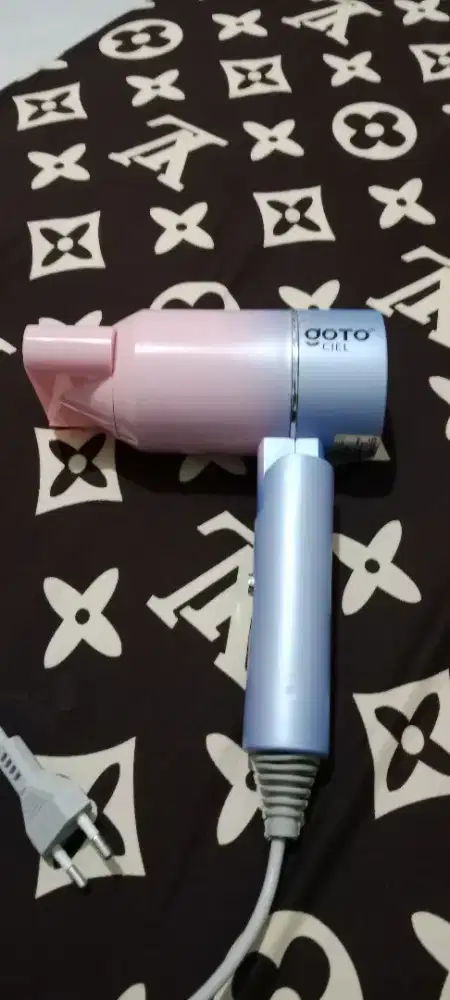 Hairdryer merek Goto