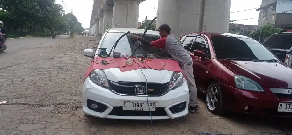 SLEP KACA DENGAN MESIN DAN SERBUK HITAM