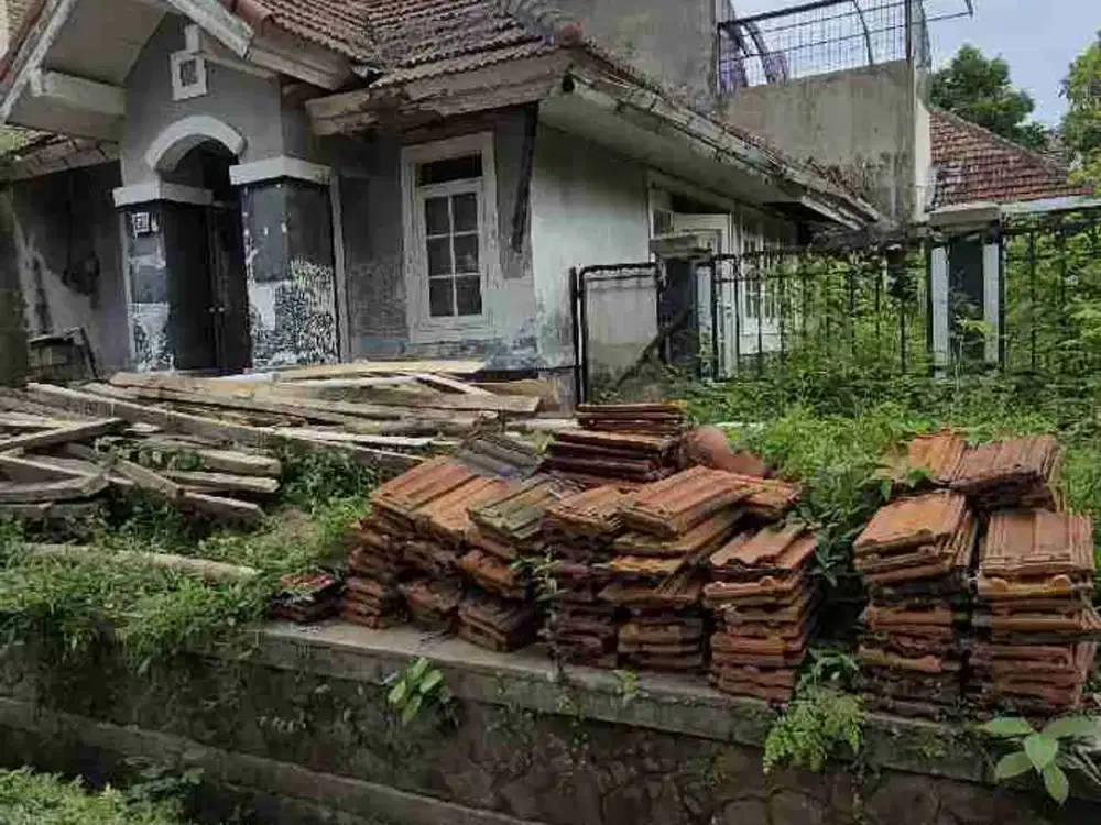 Rumah butuh renovasi view lepas depan green area cluster Sentul city