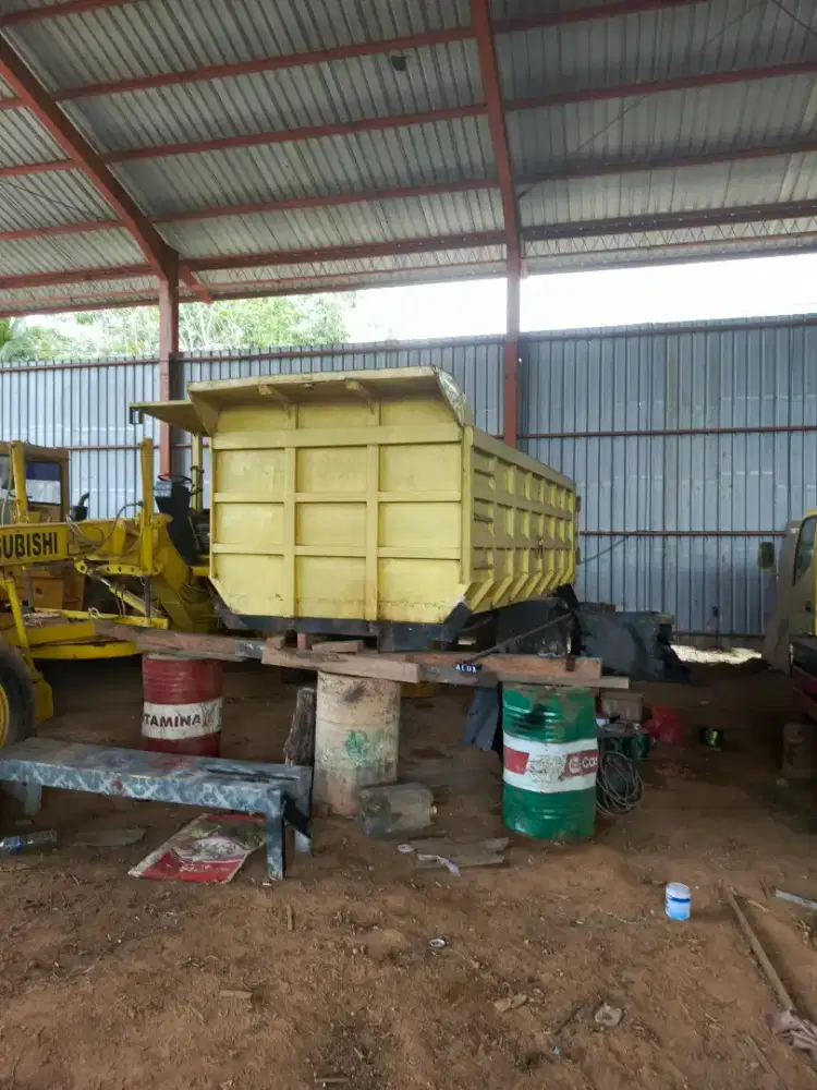 Jual bak dump truck bekas