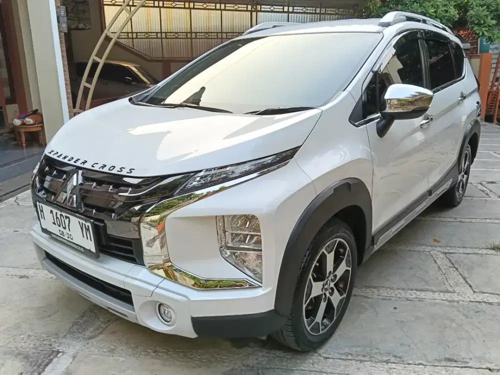 Xpander cross premium 2020 metic