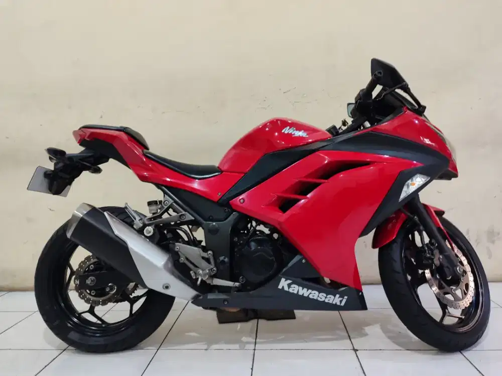 Ninja 250 fi 2015 istimewa mulus terawat siap pakai...