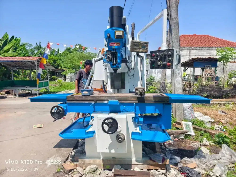 Jual mesin miling merek standar SM9 tahun 2012