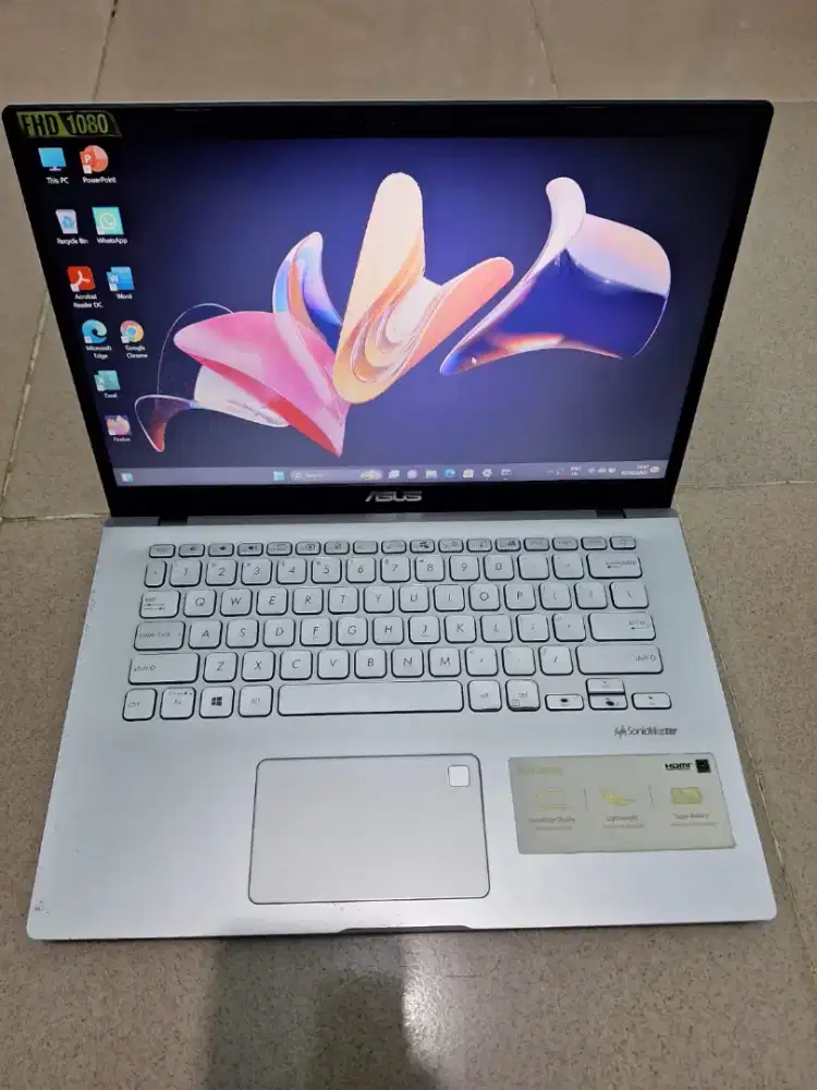 Bismillah dijual laptop Asus core i5 gen 8