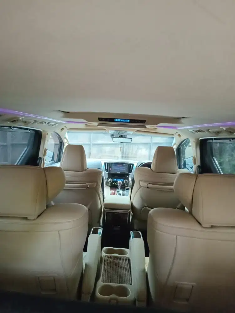 Toyota Alphard 2020 akhir mulus sekali