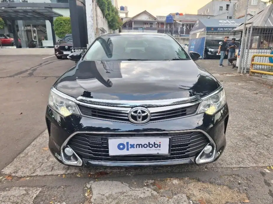 DP MURAH Toyota Camry 2.5 V Bensin-AT 2016 Hitam C8NMF