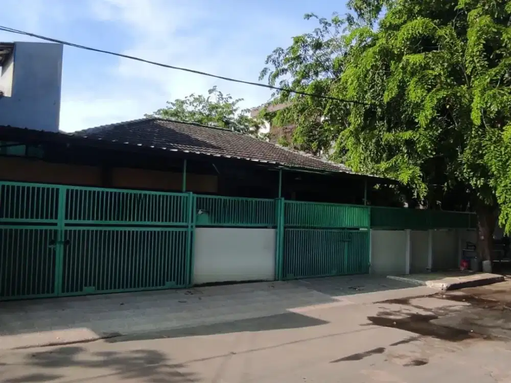 DISEWA RUMAH AGUNG BARAT LT 262 M2 STRATEGIS COCOK BUAT KANTOR ONLINE GUDANG KECIL DLL