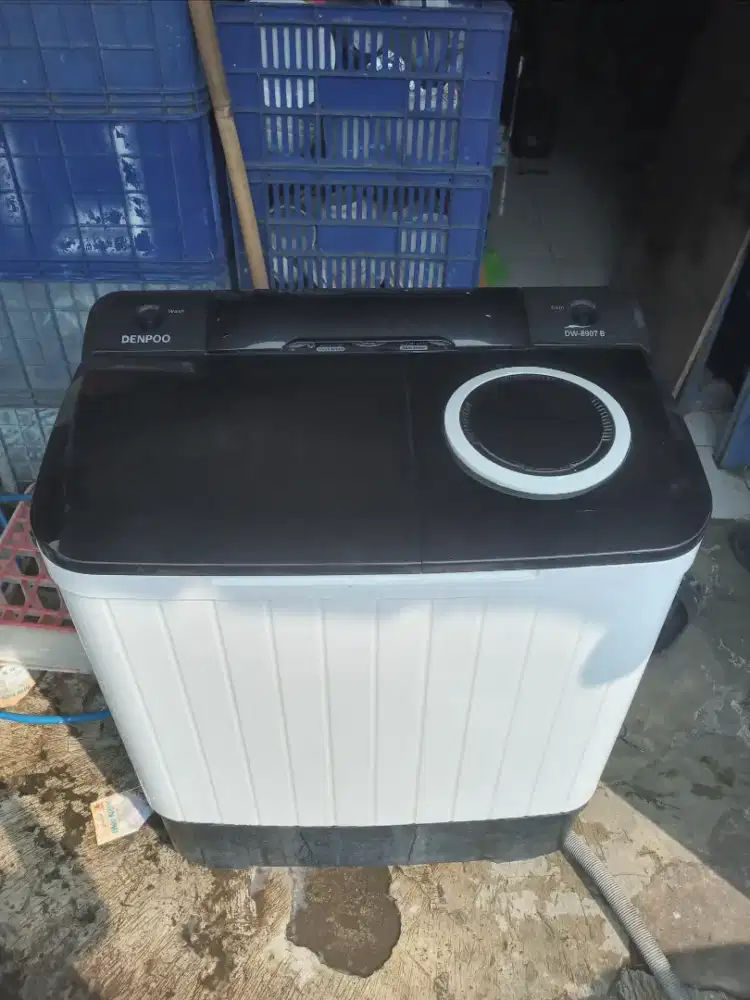 Di jual mesin cuci 2 tabung merek denpoo