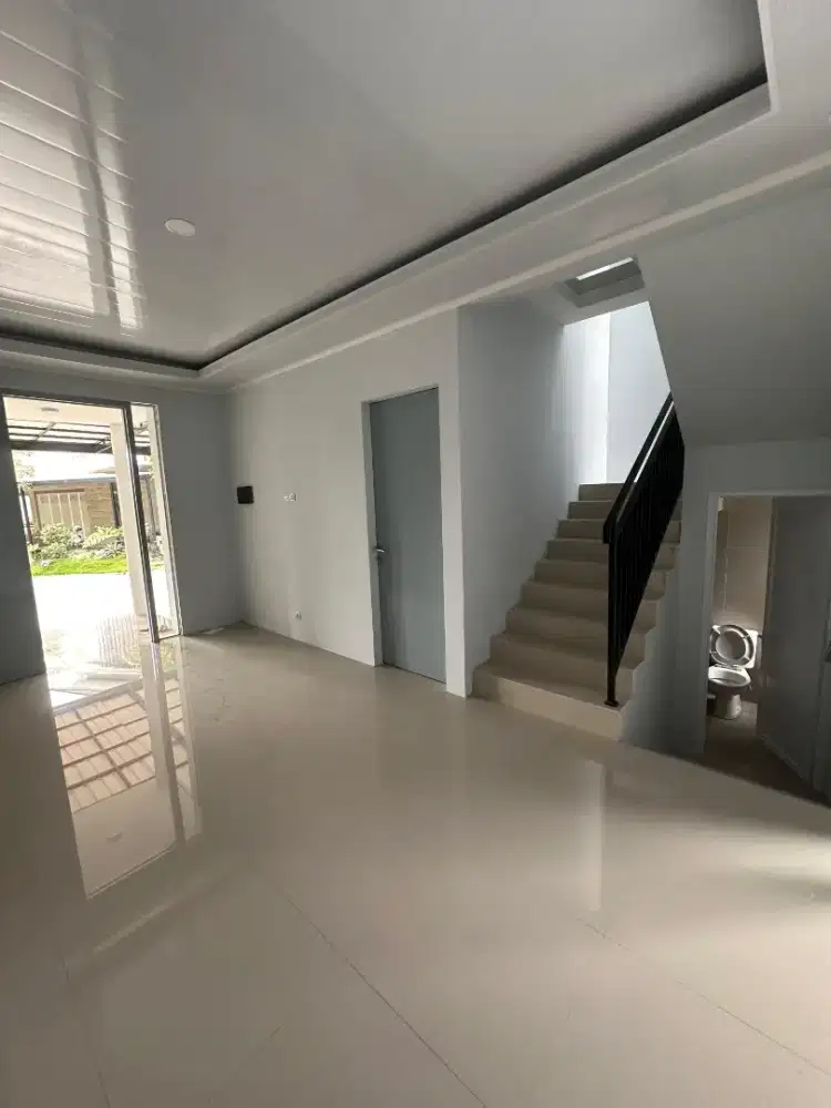 Dijual Rumah 2 lantai ready di Cluster elit Citra grand Sambiroto rth