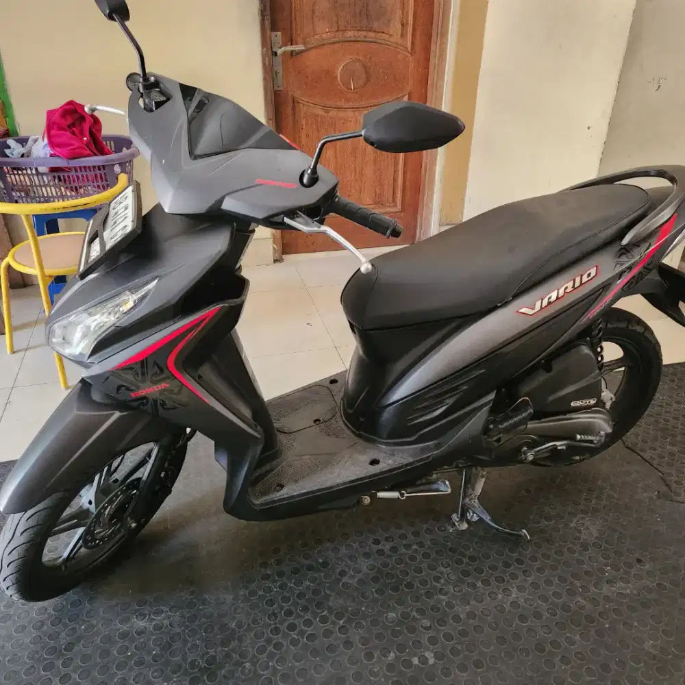 Dp200rb Vario 110 abu 2018 Gbm kredit atau tunai