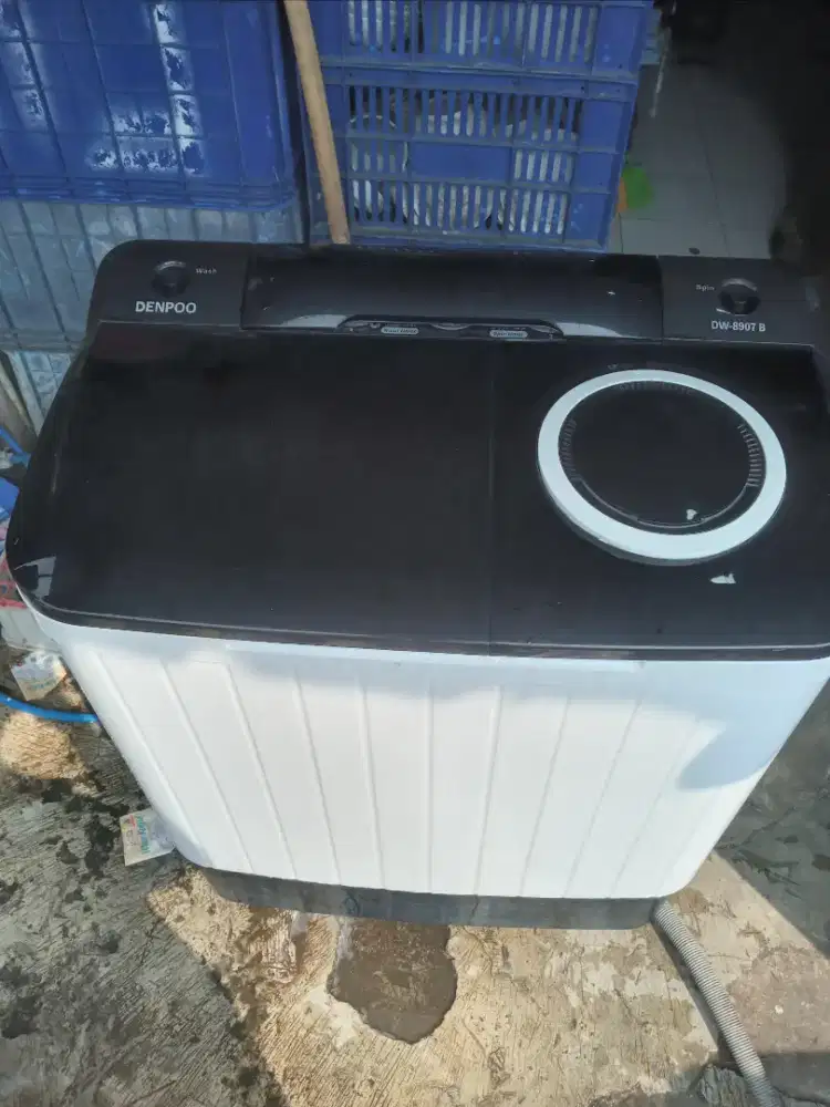 Di jual mesin cuci 2 tabung merek denpoo