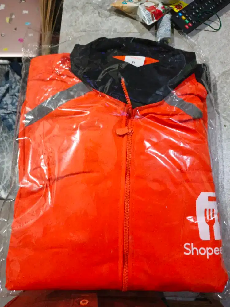 Dijual jaket Shopee