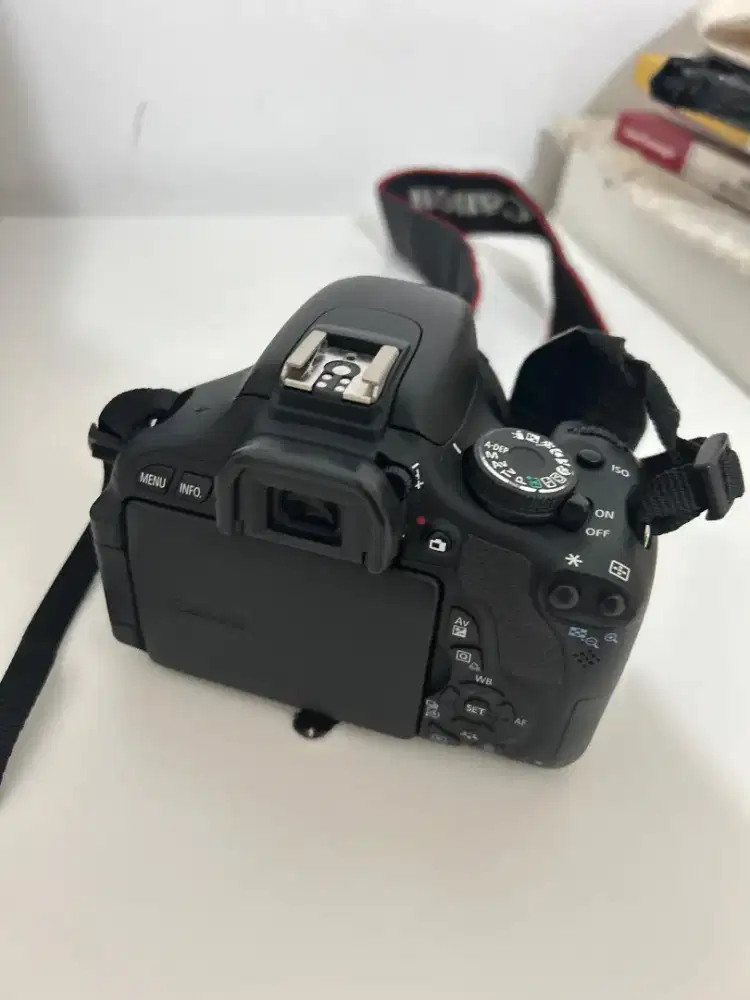 Canon EOS 600 D + Lensa Fix